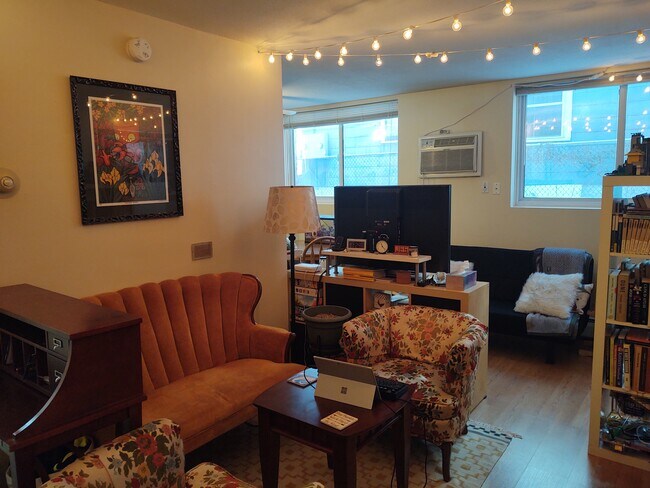 2440 Harriet Ave Unit 105