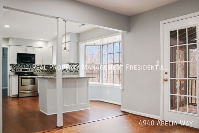 Photo - 4940 Abelia Way