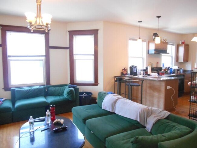 Photo - 331 Faneuil St Unit 3