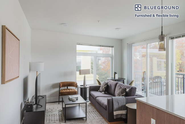 Building Photo - 622 Rainier Ave S Rental