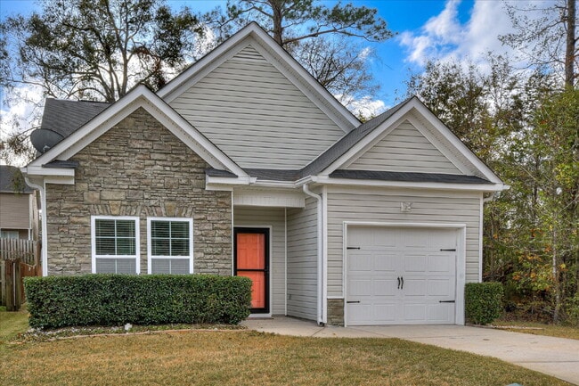 Photo - 665 Dunrobin Ln