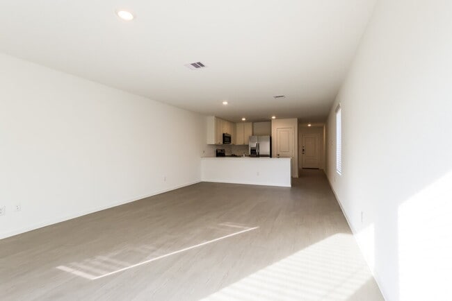 Photo - 609 Craven St