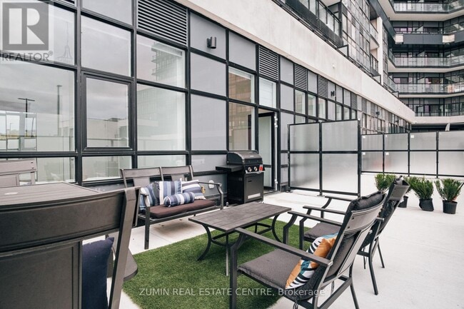 Photo - 395 Dundas St W Unit 110