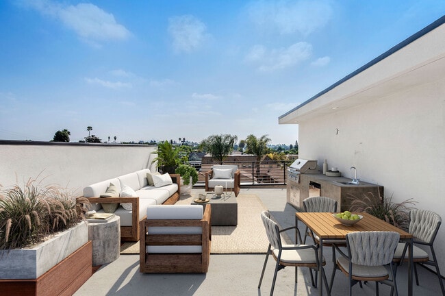 Photo - 2015 S Redondo Blvd