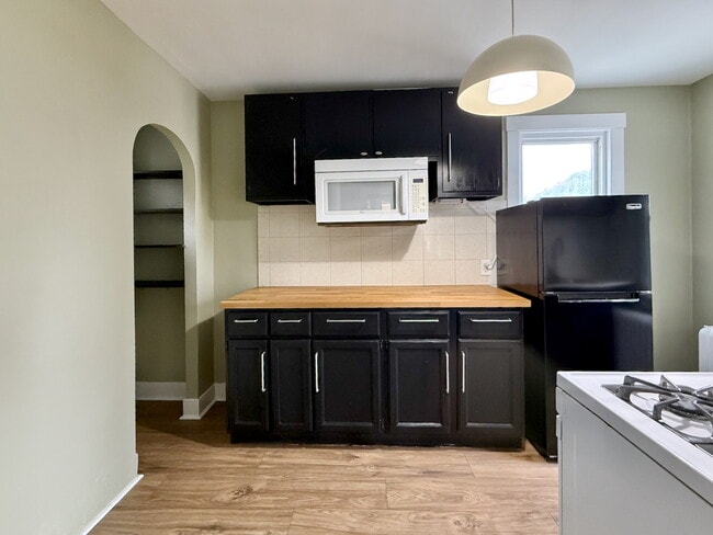 Photo - 203 Symphony Way Unidad B