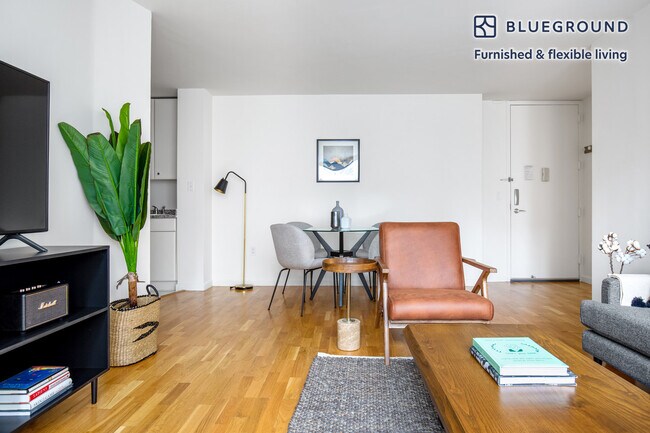 Photo - 1 Union Square South Unidad FL12-ID549