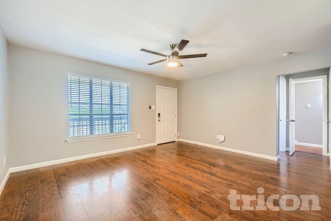 Photo - 306 Lakey Rd