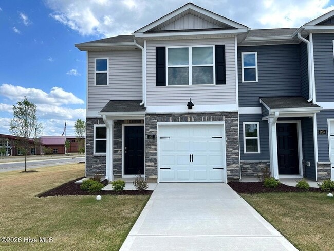 Building Photo - 201 Maddox Dr