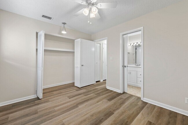 Photo - Cozy unfurnished, 2 Bedroom, 1 Bathroom, C...