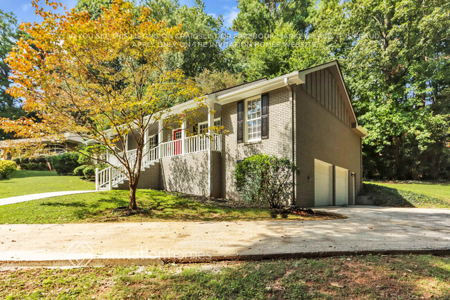 Photo - 460 Glendale Ct SW House