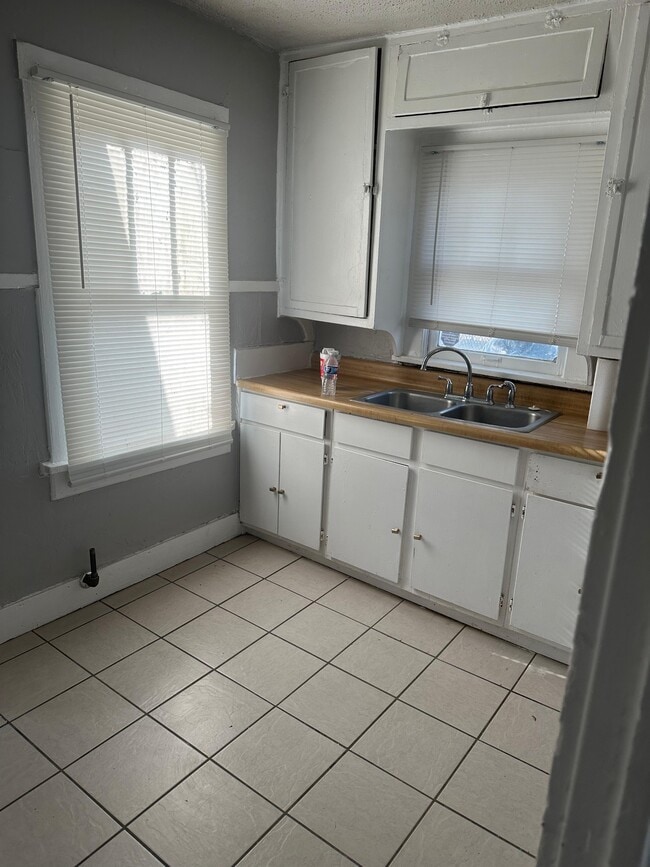 Photo - 108 N Florida St