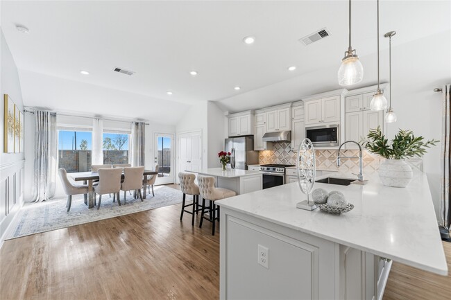 Building Photo - 30843 Boxwood Dr