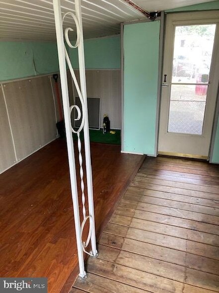 Photo - 215 Elder St