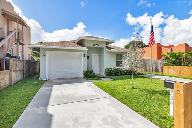 Building Photo - 520 El Vedado