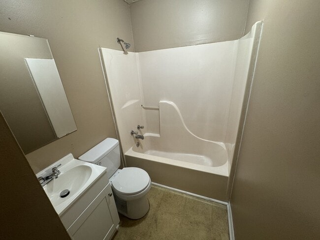 Photo - 1589 Yager Rd