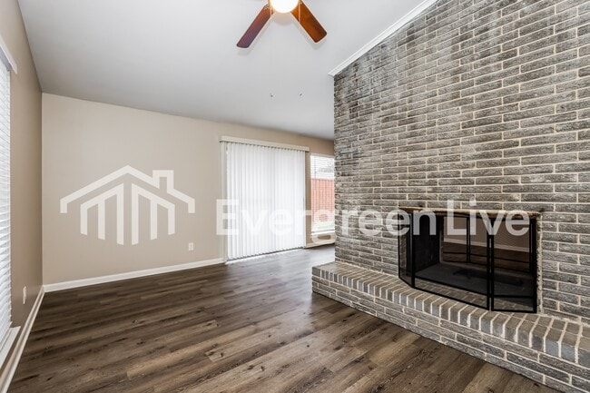 Photo - 9538 Vinewood Dr