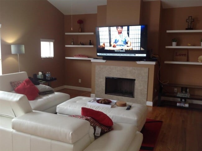 Photo - 3735 Main Plaza Dr