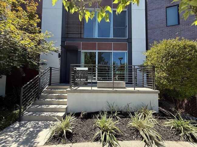 Photo - 411 Garden St