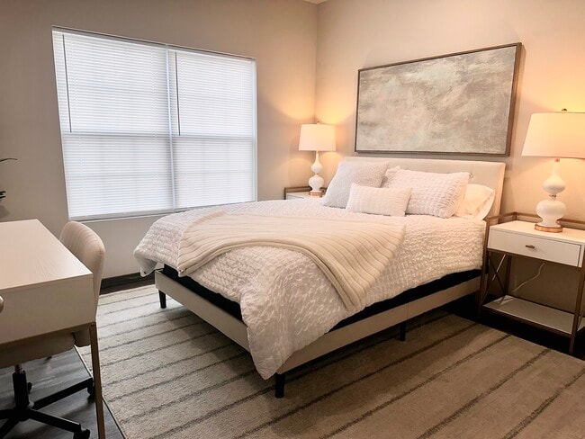 Photo - 2411 S Jackson Ave Unidad 2411-2