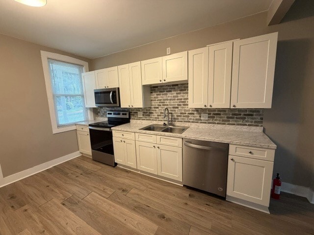 Photo - 2123 Main St