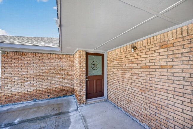 Photo - 7950 Longridge Dr