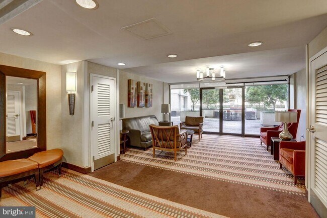 Photo - 950 25th St NW Unit 916N