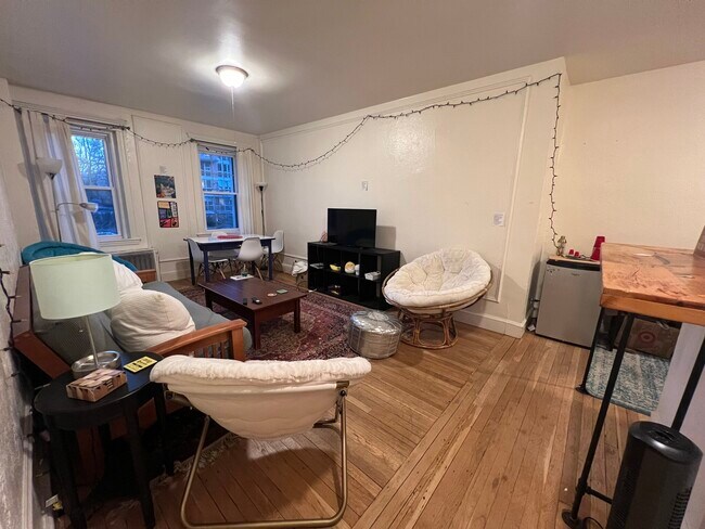 Photo - 1870 Commonwealth Ave