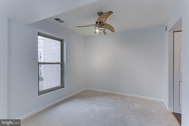 Photo - 26 Canterbury Square Unidad 202