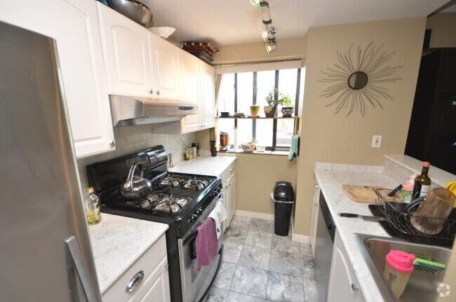 Building Photo - 15 North Beacon St Unit 405 Rental