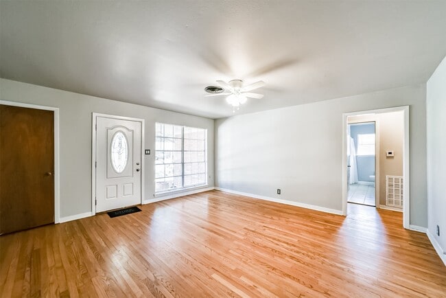 Photo - 610 S Belknap St