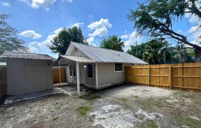 Photo - Cozy Remodeled 1BD/1BA + Bonus Room in Zephyrhills!