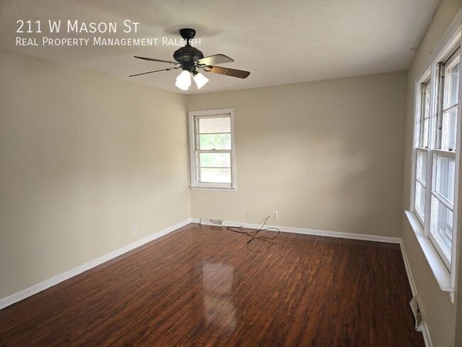 Photo - 211 W Mason St