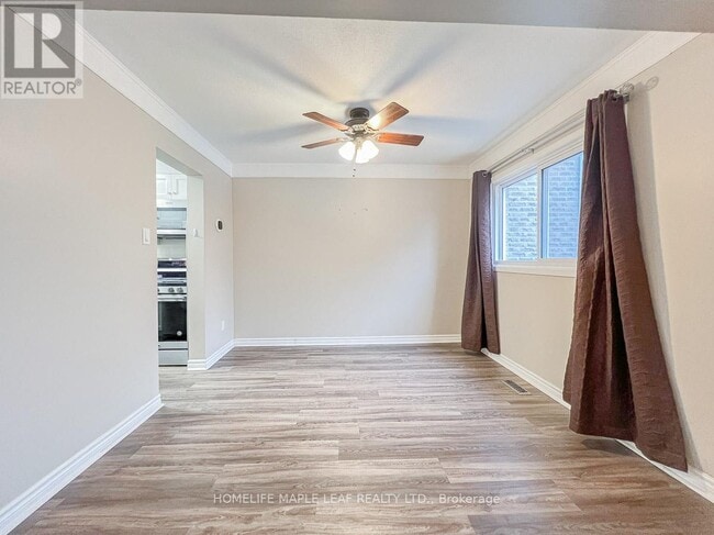 Photo - 711 Osgoode Dr