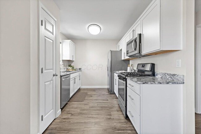 Photo - 484 Linwood Ave