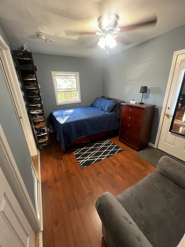 Photo - 2505 Girard Pl