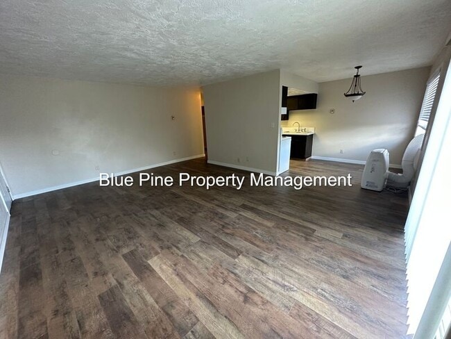 Photo - 205 W 19th St Unit 2
