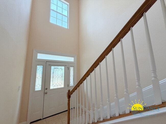 Photo - Natural Light Filled end unit 2-Story 3BR Niceville Home!