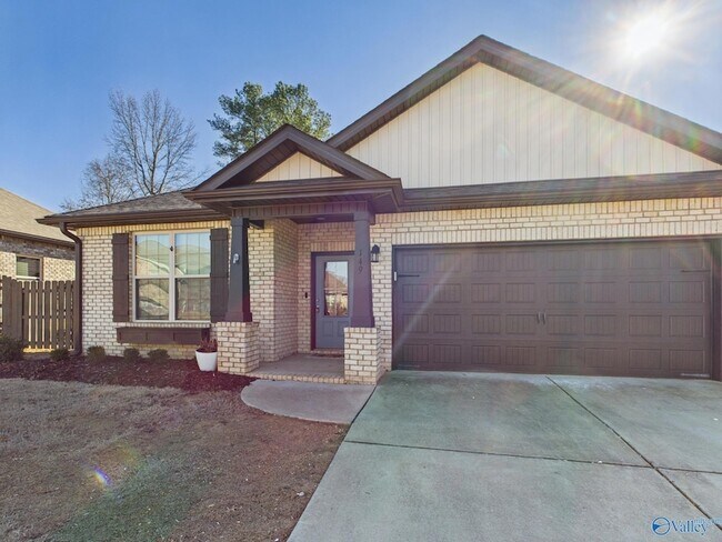 Photo - 149 Fernhill Dr NW