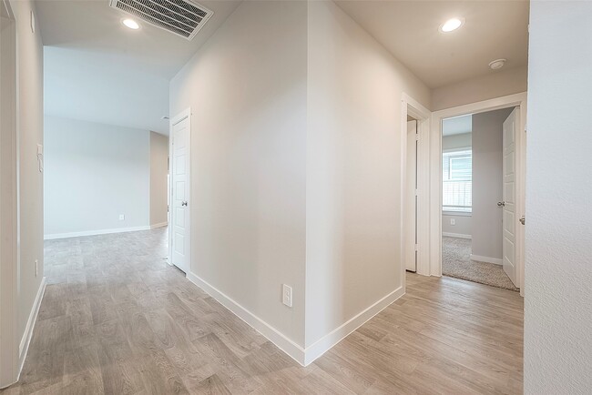 Photo - 2920 Gunnersbury Dr