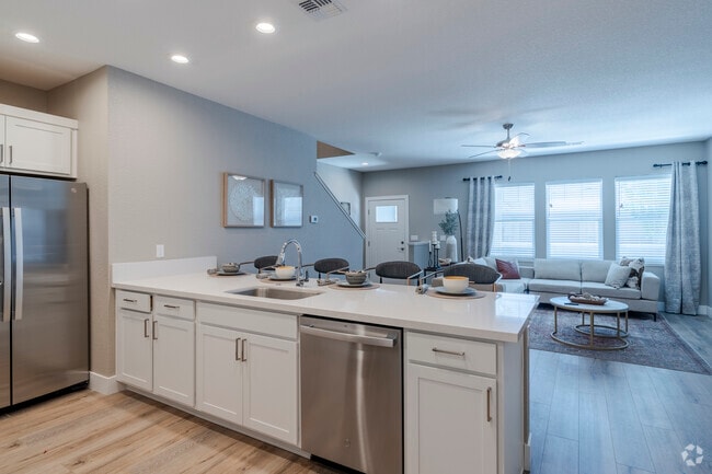 3HAB, 2,5BA - 1,649 ft² - Roseview Townhomes