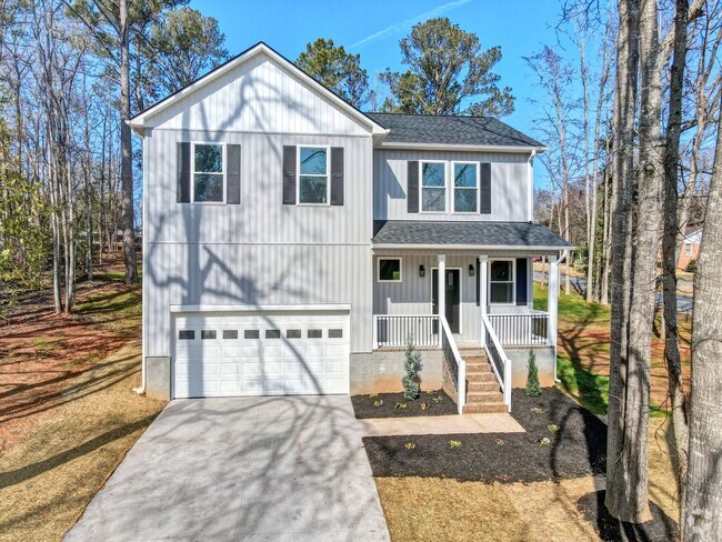 Building Photo - Stunning 4 Bedroom Home in Laurens