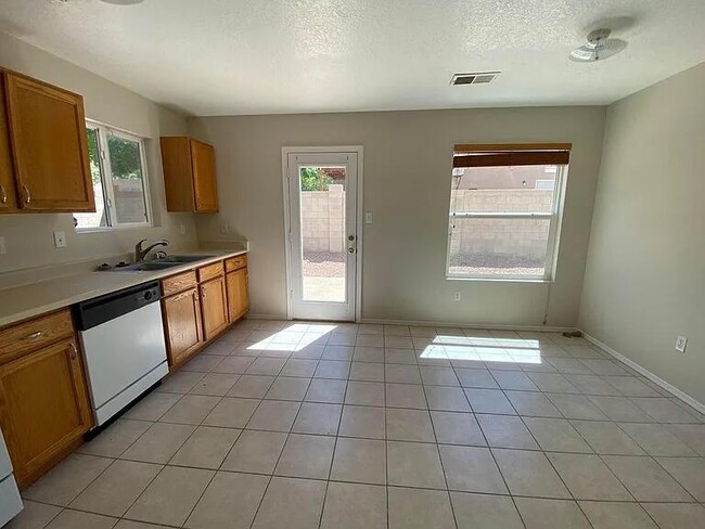 Photo - 10728 Miera Dr NW