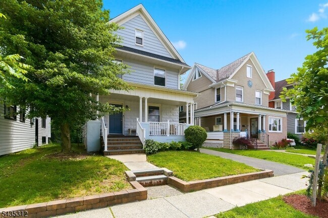 Photo - 147 High St
