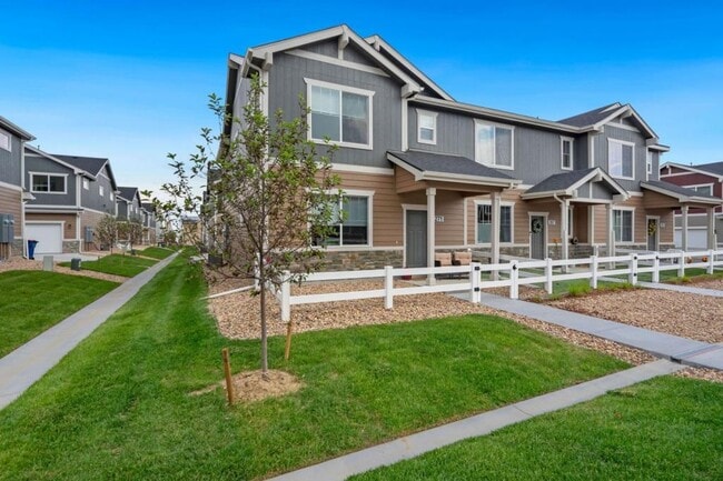 Photo - 271 Penguin St Townhome