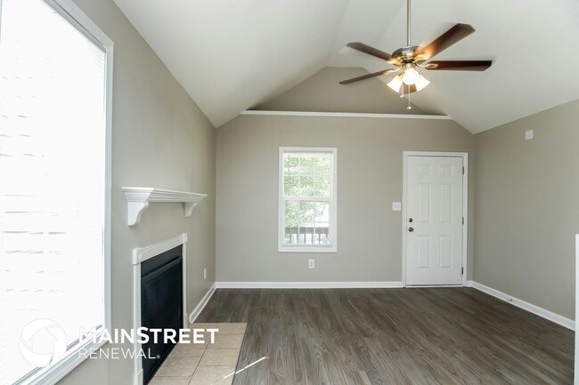 Photo - 1029 Abercorn Way
