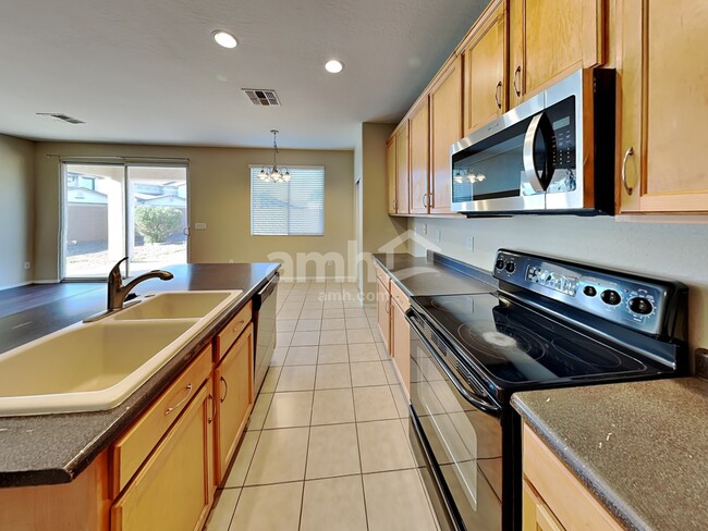Photo - 7227 W Darrow St