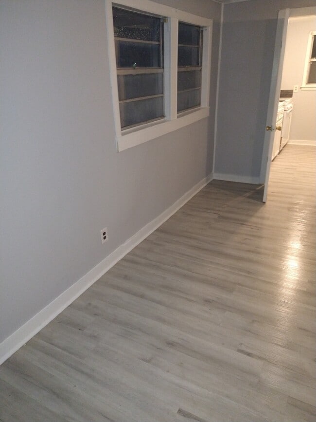 Photo - 502 E Lott Ave Unit L