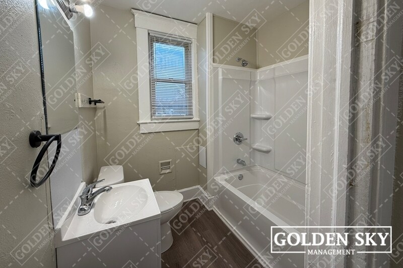 Photo - 1224 E Main St Unit 5