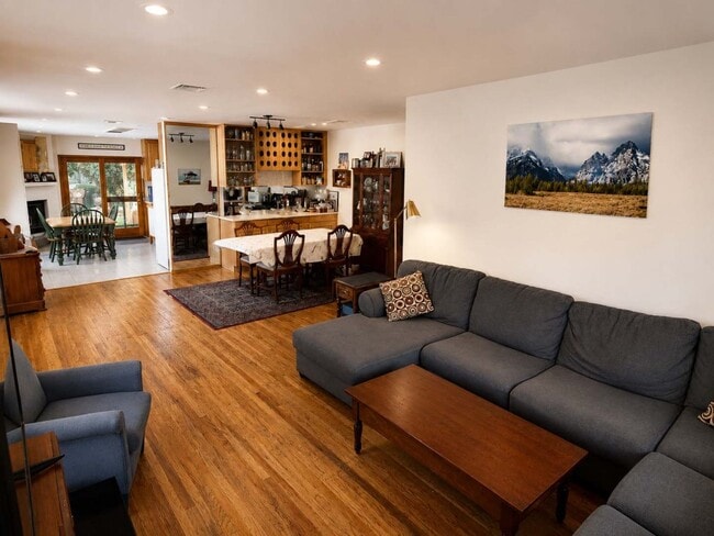 Photo - 22130 Viscanio Rd