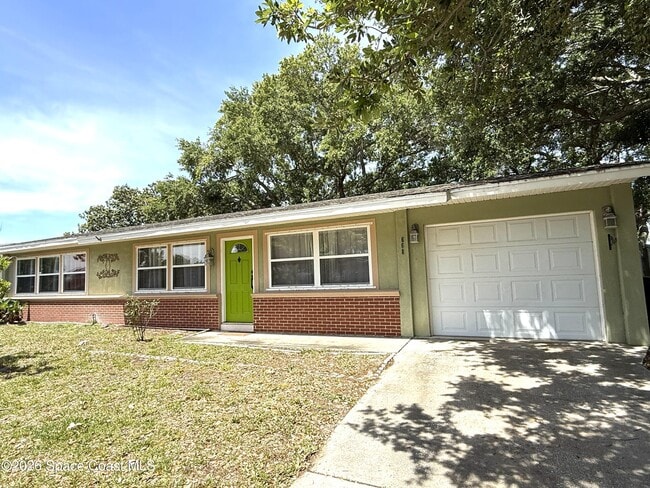 Photo - 668 Hampton Dr NE